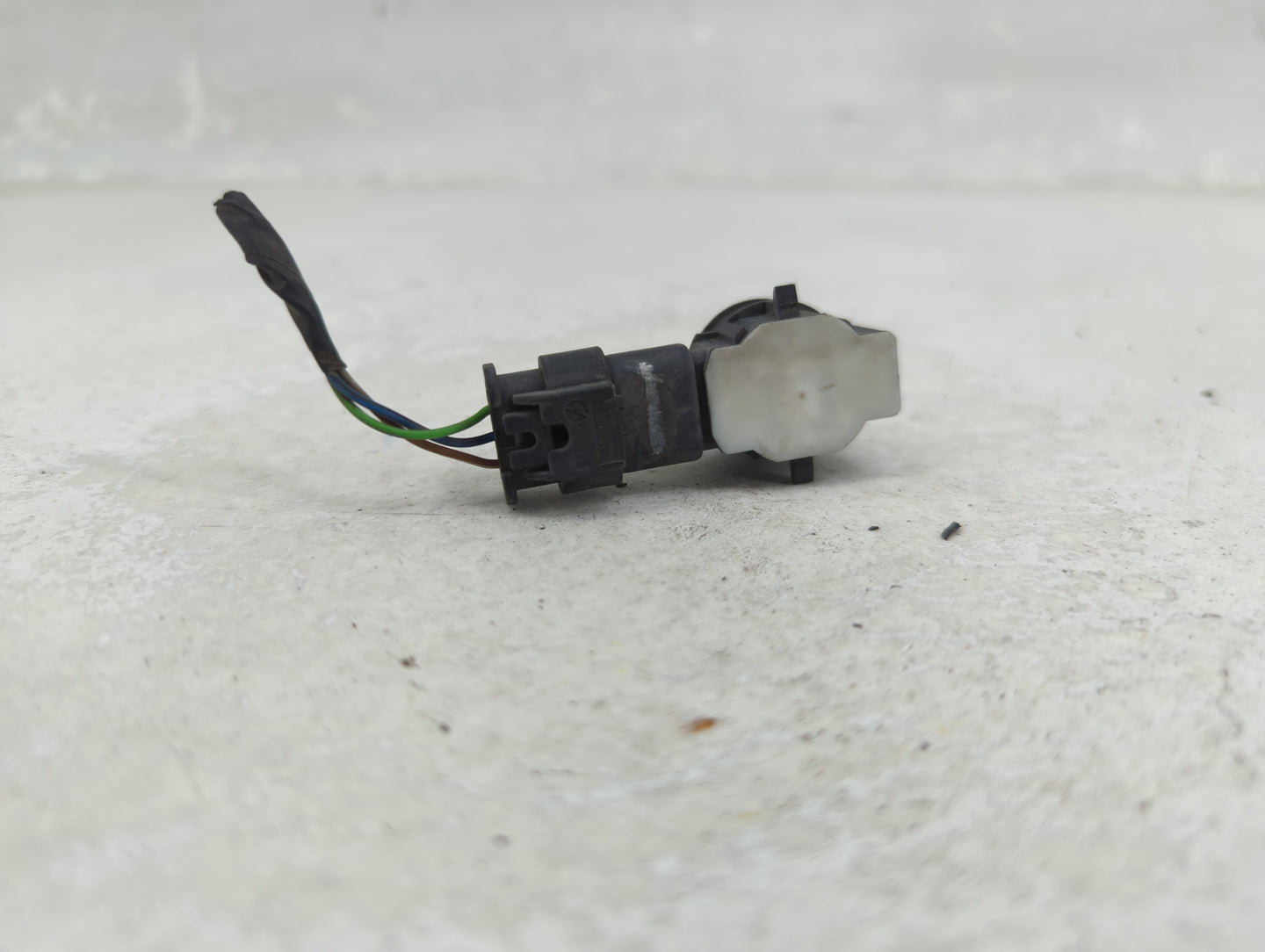 2016 Bmw 428i Front Park Assist Sensor Black 1456559 - Oemusedautoparts1.com