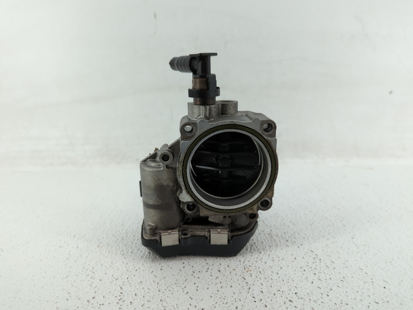 2014-2016 Bmw 428i Throttle Body P/N:1354 7588625-04 1354 7588625-03, 1354 7588625 Fits Fits 2012 2013 2014 2015 2016 2017 2