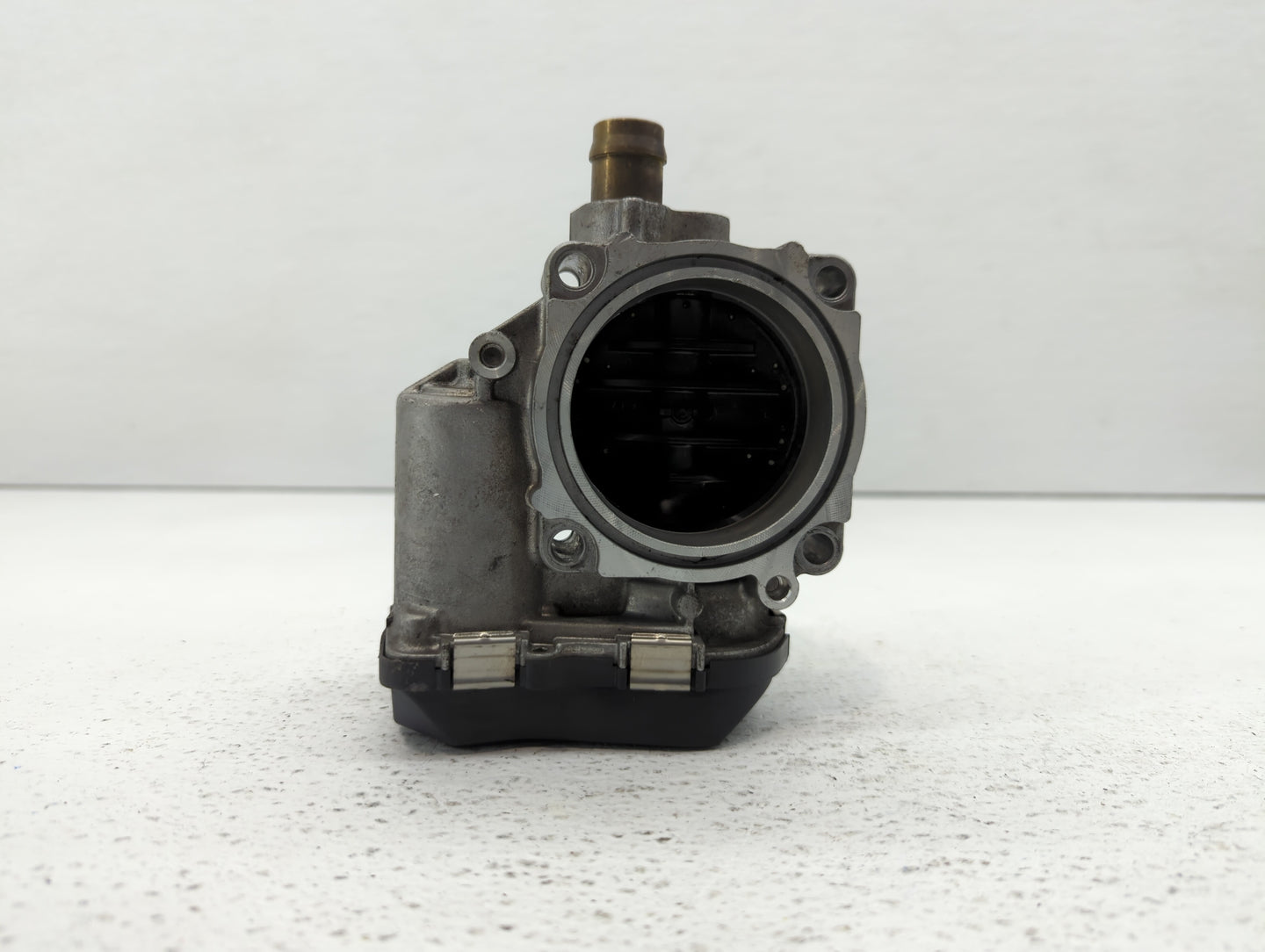 2014-2016 Bmw 428i Throttle Body P/N:1354 7588625-04 1354 7588625-03 Fits Fits 2012 2013 2014 2015 2016 2017 2018 OEM Used A