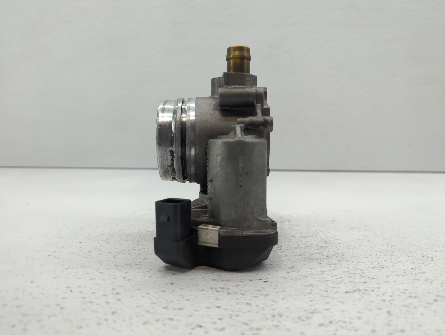 2014-2016 Bmw 428i Throttle Body P/N:1354 7588625-04 1354 7588625-03 Fits Fits 2012 2013 2014 2015 2016 2017 2018 OEM Used A