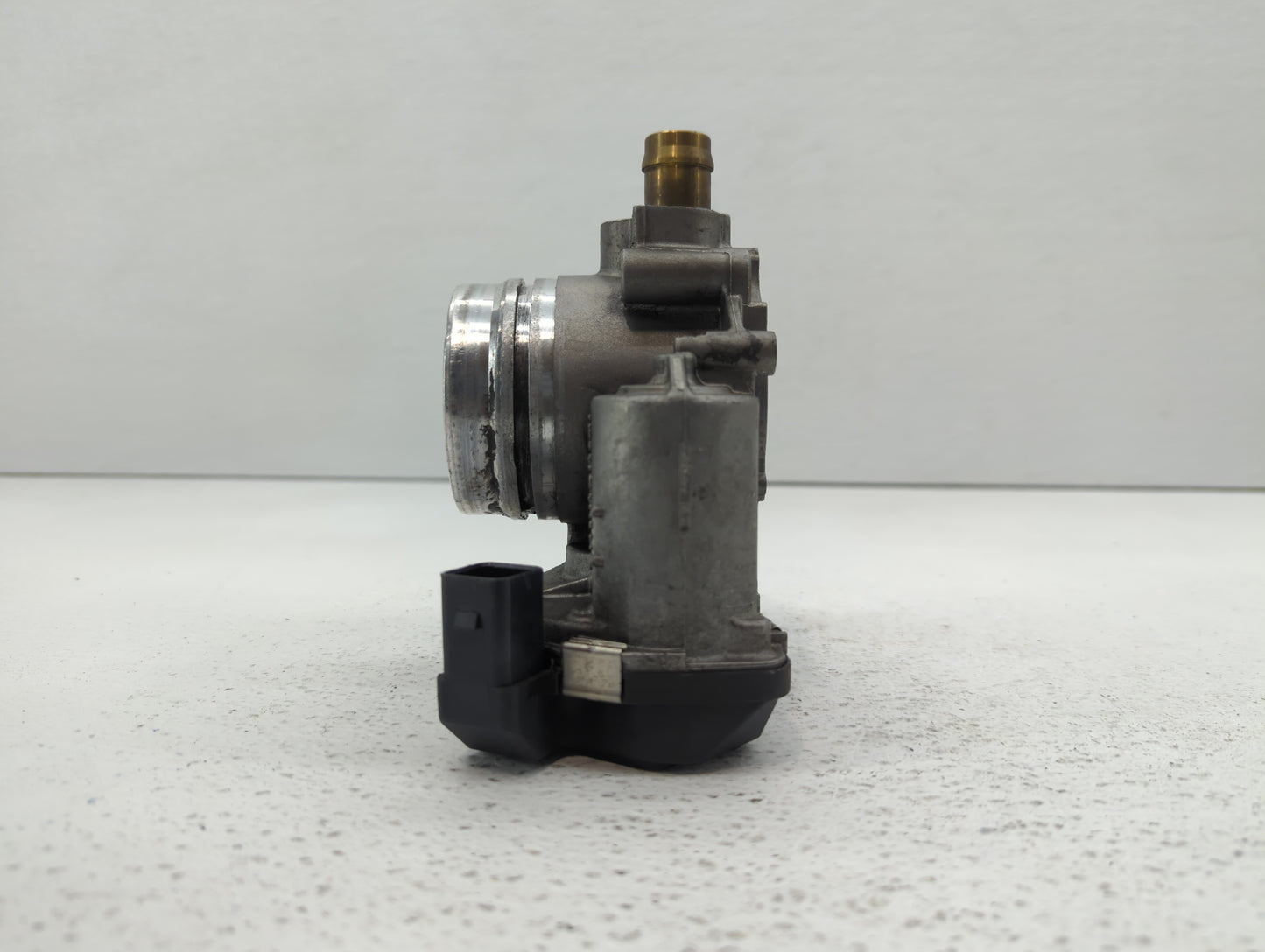 2014-2016 Bmw 428i Throttle Body P/N:1354 7588625-04 1354 7588625-03 Fits Fits 2012 2013 2014 2015 2016 2017 2018 OEM Used A