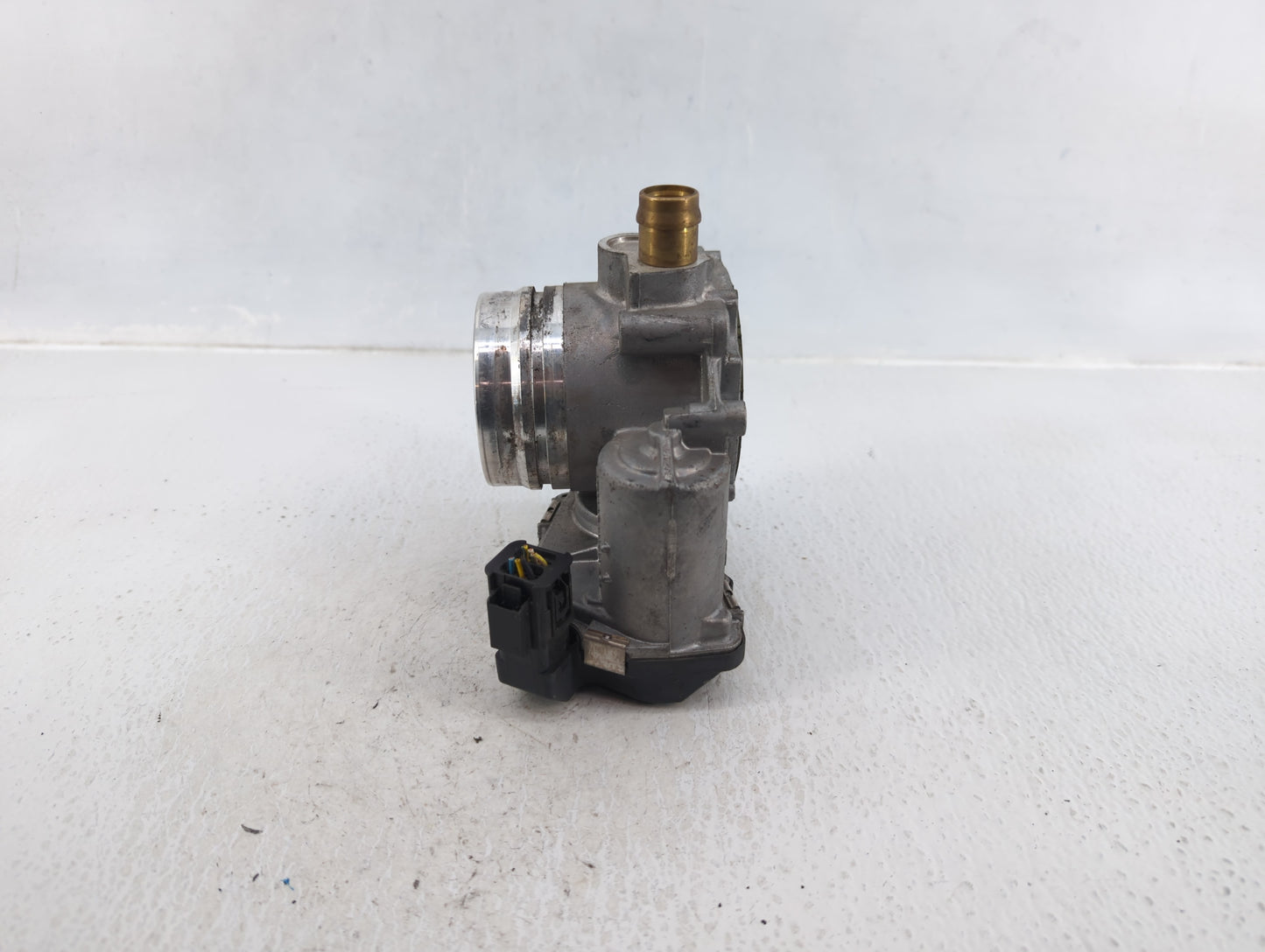 2014-2016 Bmw 428i Throttle Body P/N:A2C83786800 Fits Fits 2012 2013 2014 2015 2016 2017 2018 OEM Used Auto Parts - Oemuseda