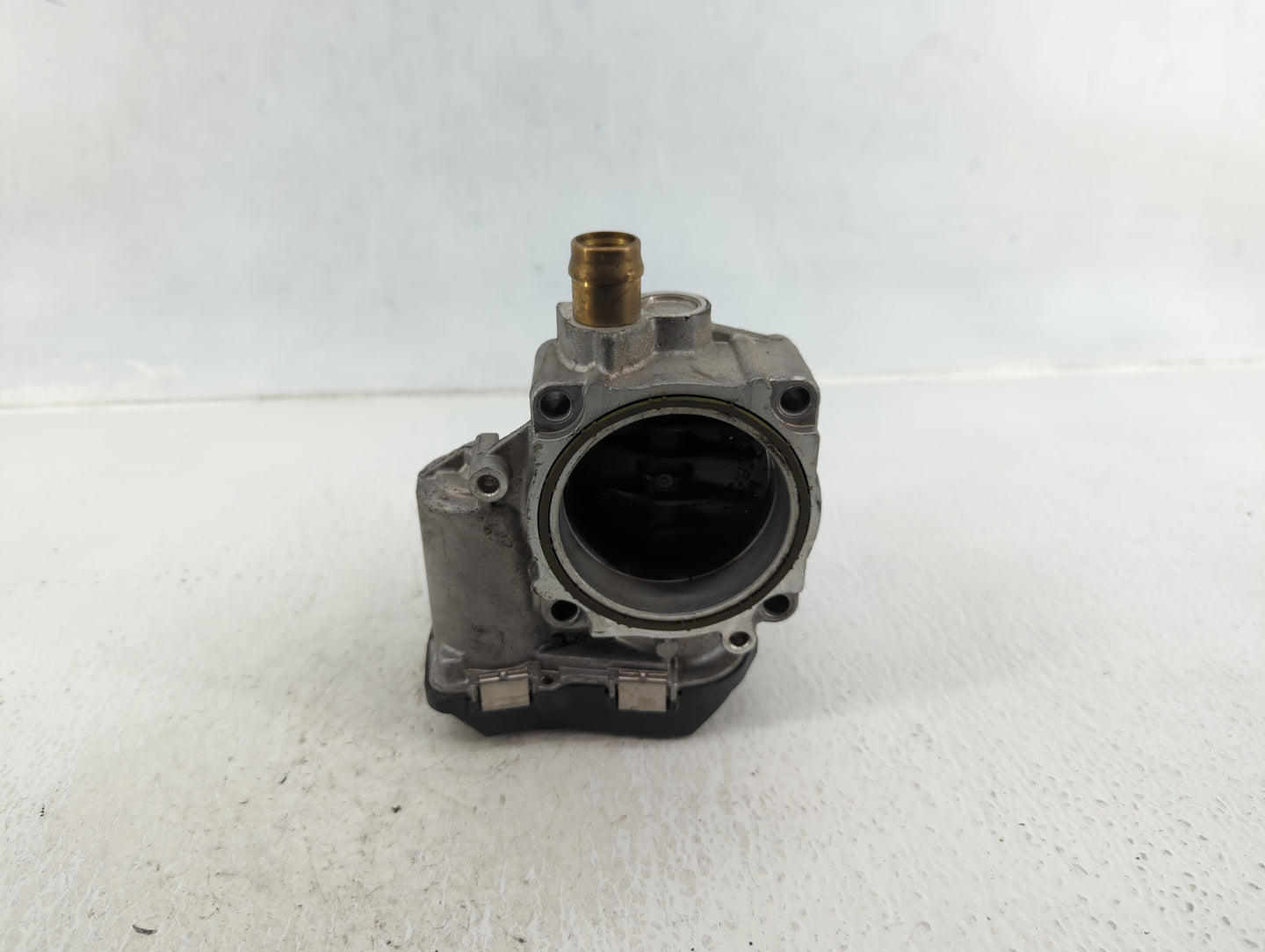 2014-2016 Bmw 428i Throttle Body P/N:A2C83786800 Fits Fits 2012 2013 2014 2015 2016 2017 2018 OEM Used Auto Parts - Oemuseda