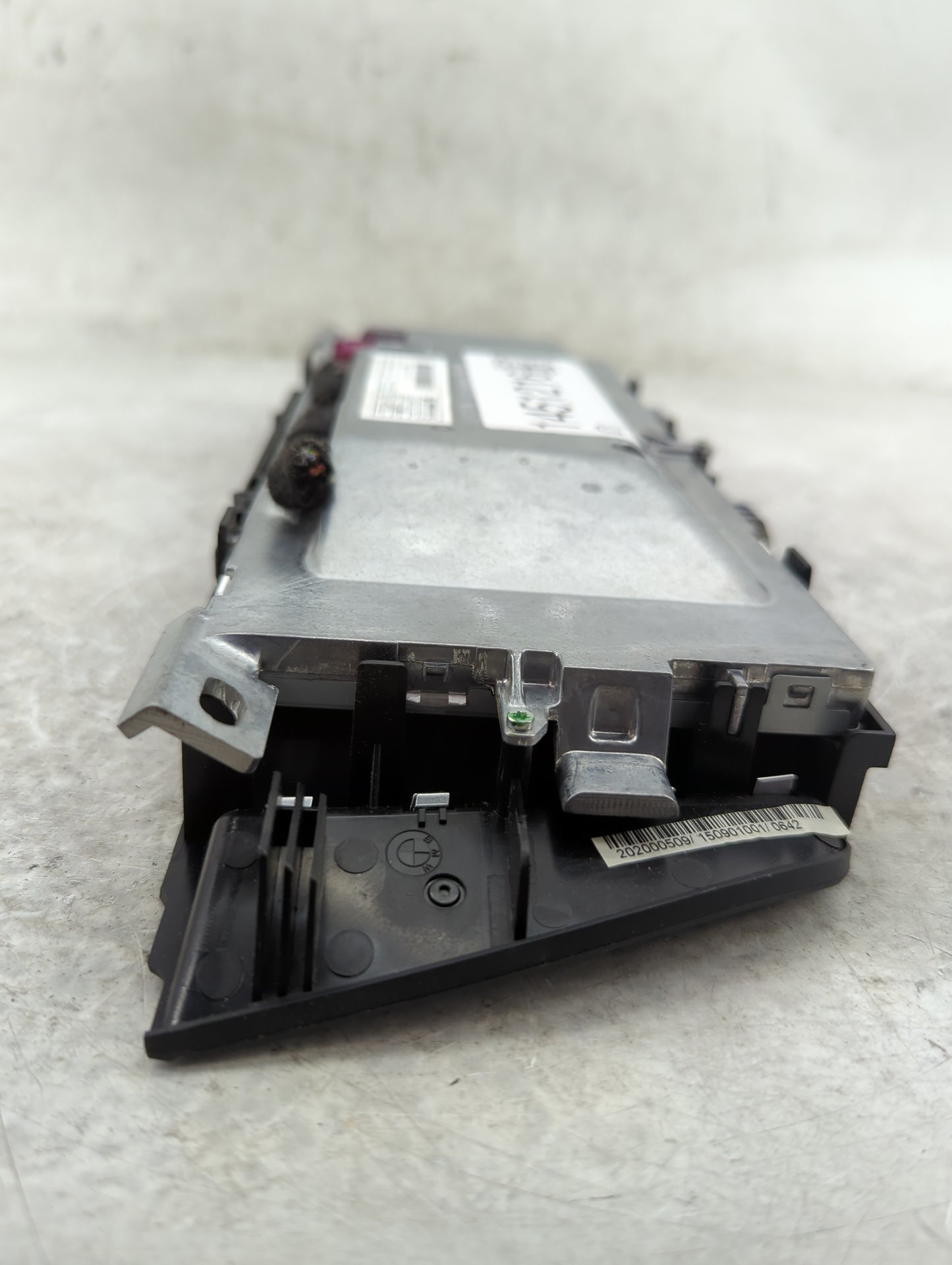 Bmw 528 Information Display Screen - Oemusedautoparts1.com