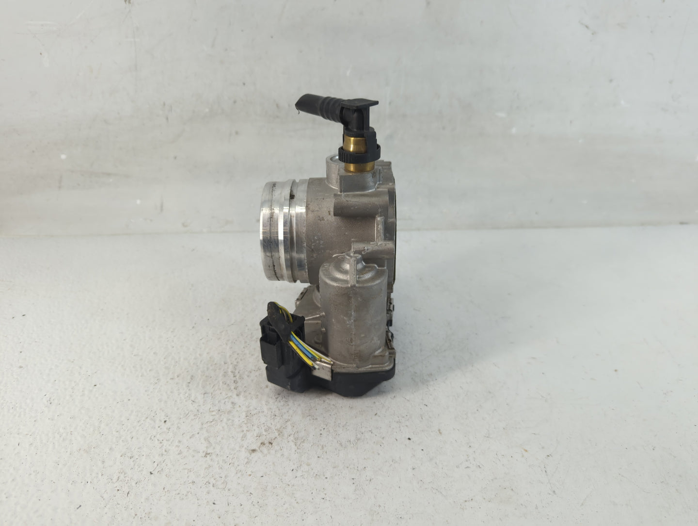 2012-2016 Bmw 528i Throttle Body P/N:1354 7588625-04 Fits Fits 2012 2013 2014 2015 2016 2017 2018 OEM Used Auto Parts - Oemu