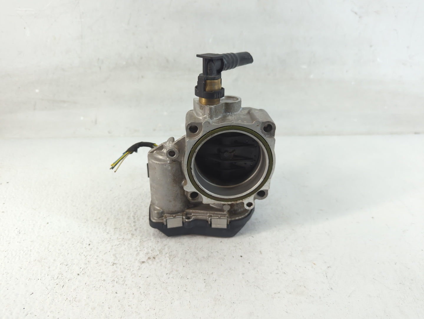 2012-2016 Bmw 528i Throttle Body P/N:1354 7588625-04 Fits Fits 2012 2013 2014 2015 2016 2017 2018 OEM Used Auto Parts - Oemu