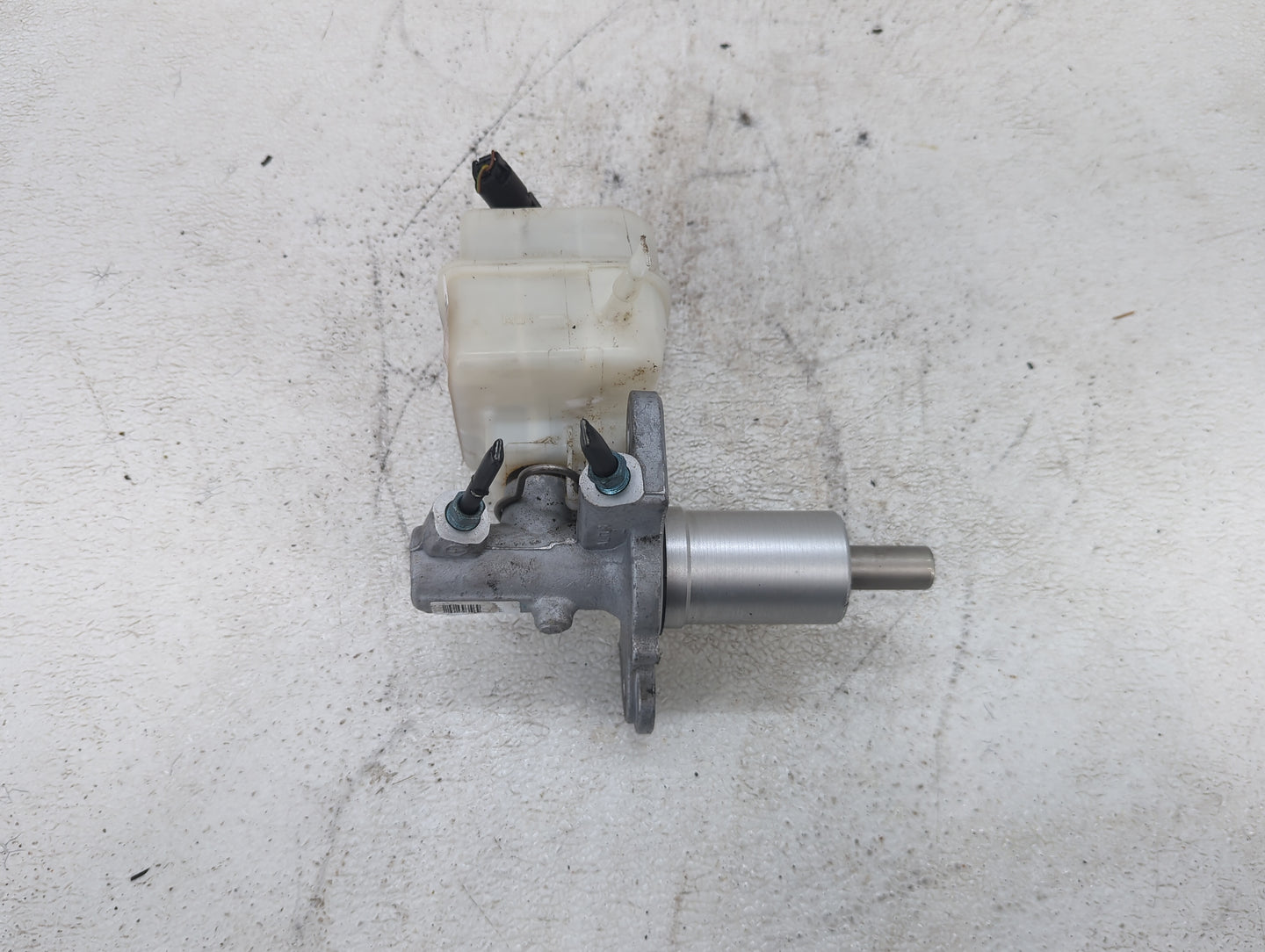 2011-2016 Bmw 528i Brake Master Cylinder - Oemusedautoparts1.com