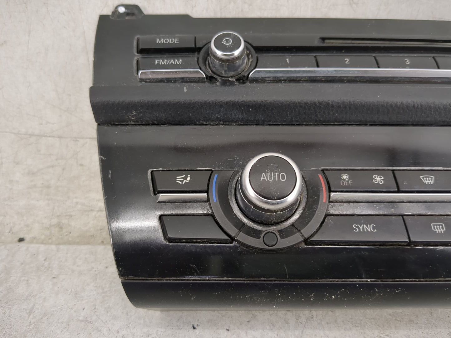 2011-2016 Bmw 528i Climate Control Module Temperature AC/Heater Replacement P/N:PA6 MX GF40 Fits OEM Used Auto Parts - Oemus