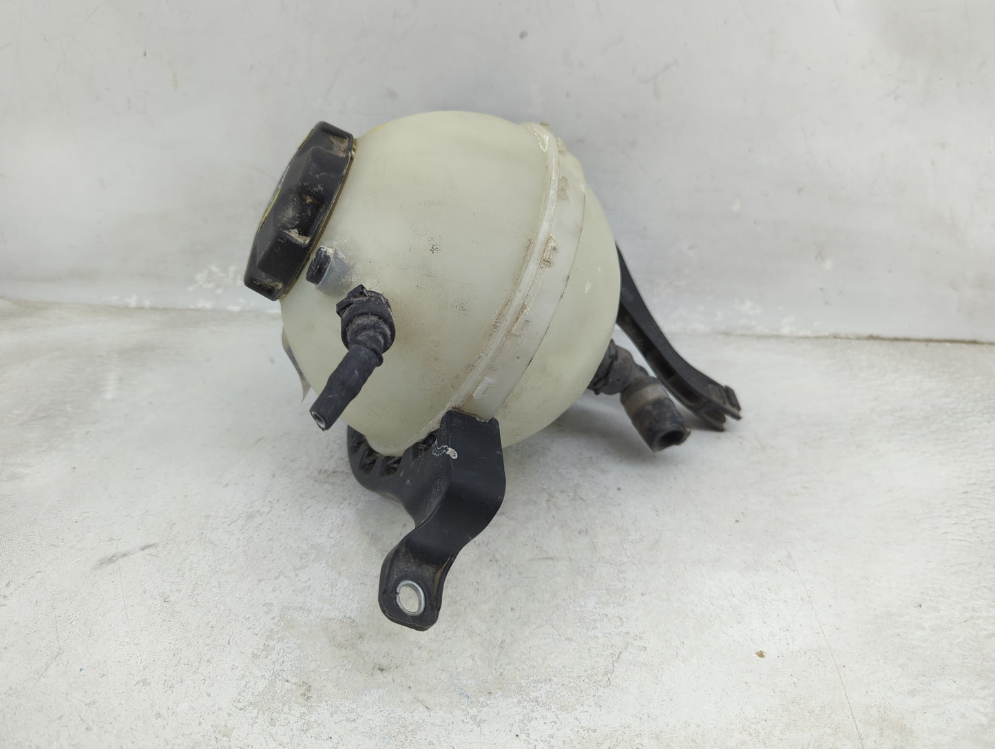 2016 Bmw 528i Radiator Coolant Overflow Expansion Tank Bottle 1459254 - Oemusedautoparts1.com