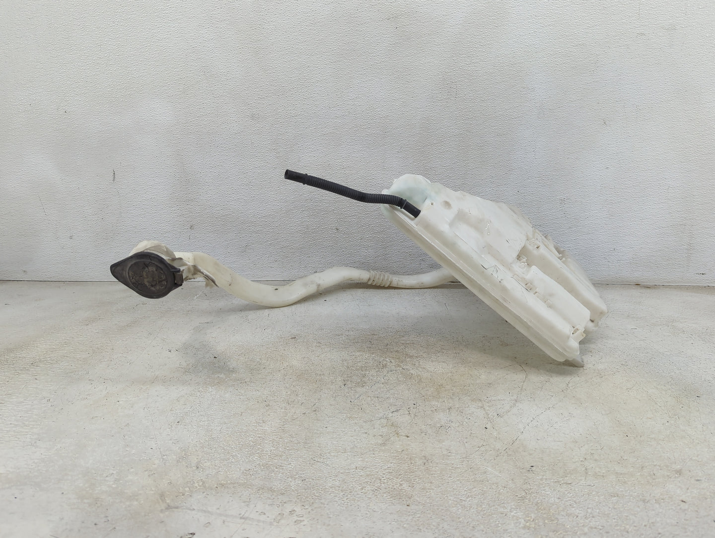 2016 Bmw 528i Windshield Washer Fluid Reservoir Bottle Oem 1459604 - Oemusedautoparts1.com