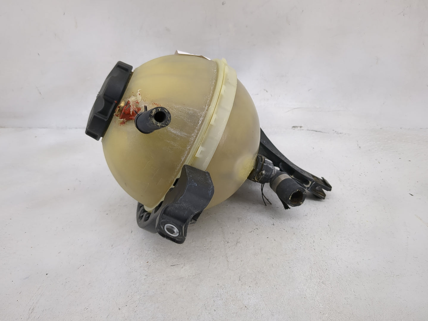 2012-2016 Bmw 528i Radiator Coolant Overflow Expansion Tank Bottle - Oemusedautoparts1.com