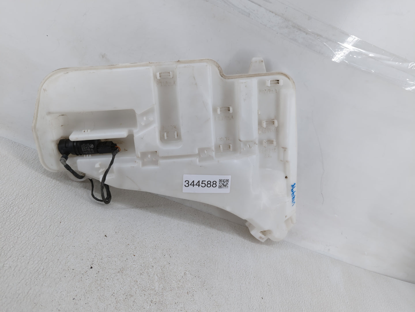 2012-2016 Bmw 528i Radiator Coolant Overflow Expansion Tank Bottle - Oemusedautoparts1.com