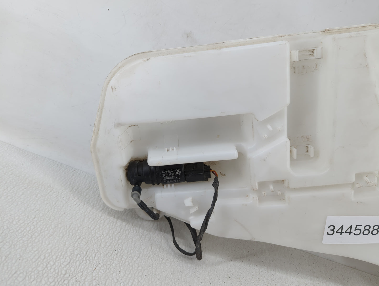 2012-2016 Bmw 528i Radiator Coolant Overflow Expansion Tank Bottle - Oemusedautoparts1.com