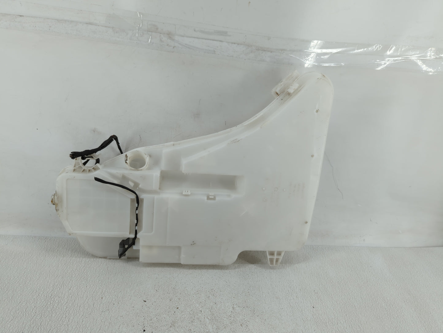 2012-2016 Bmw 528i Radiator Coolant Overflow Expansion Tank Bottle - Oemusedautoparts1.com