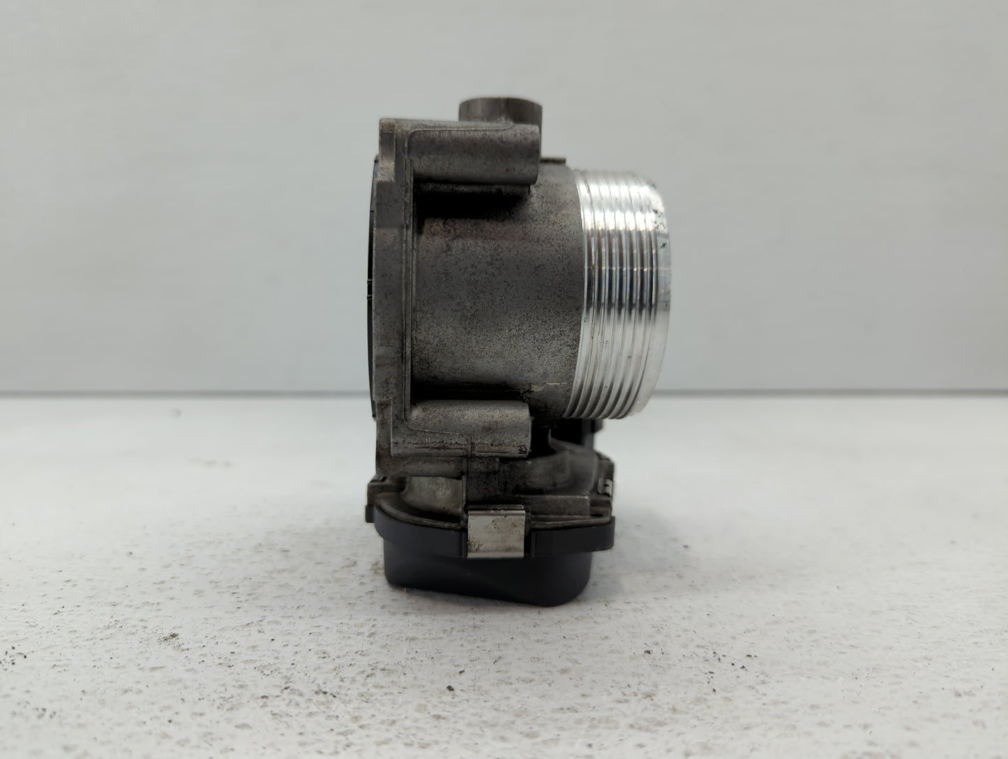 2010-2016 Bmw 550i Throttle Body P/N:1354 7555944-03 1354 7555944-05 Fits OEM Used Auto Parts - Oemusedautoparts1.com