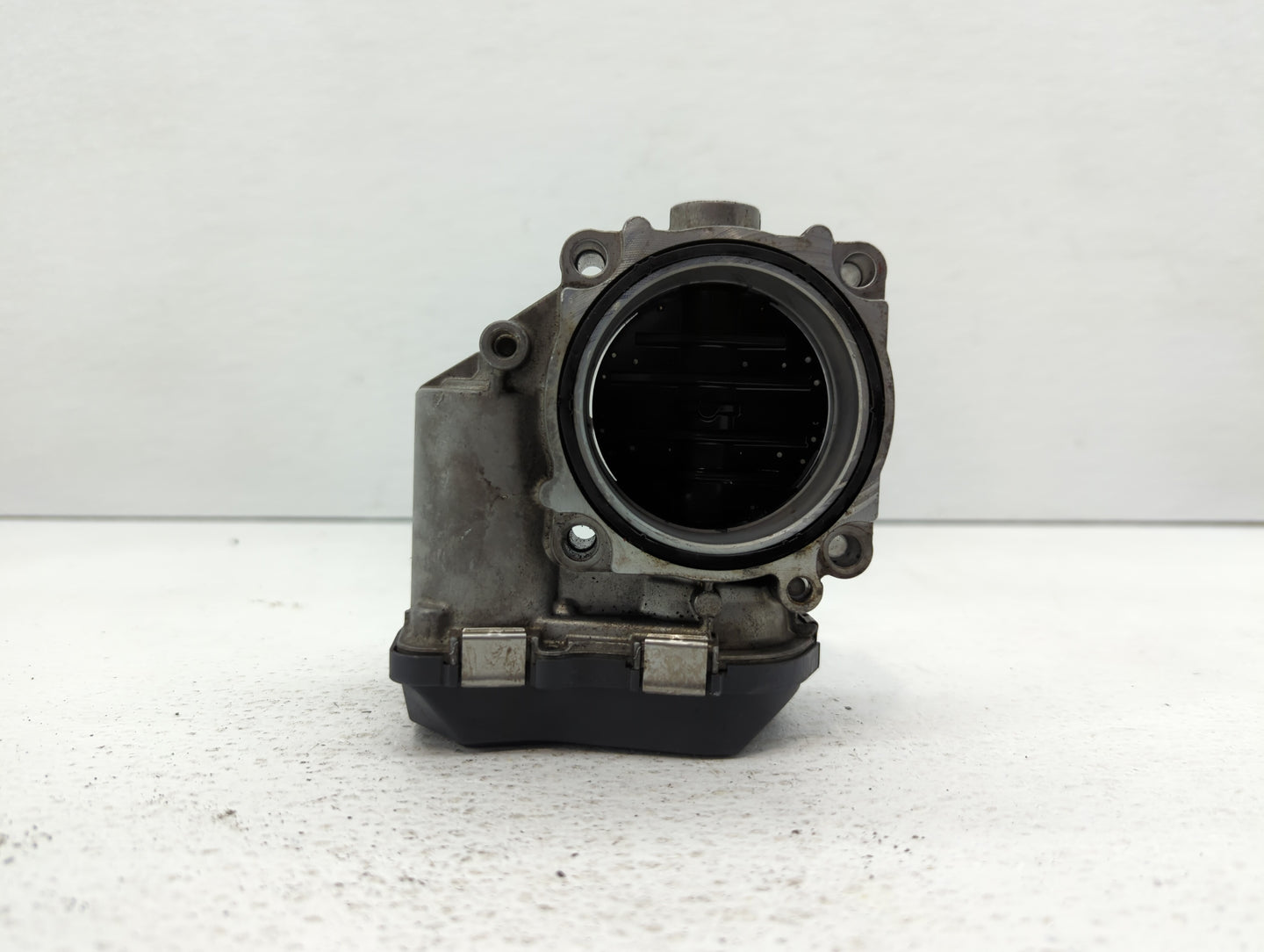2010-2016 Bmw 550i Throttle Body P/N:1354 7555944-03 1354 7555944-05 Fits OEM Used Auto Parts - Oemusedautoparts1.com