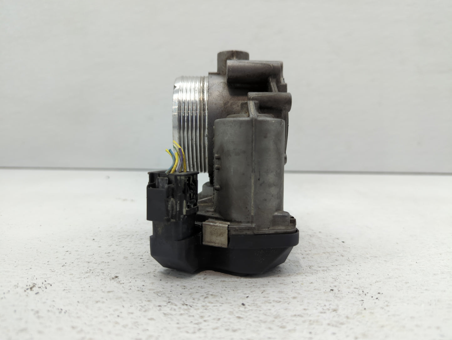 2010-2016 Bmw 550i Throttle Body P/N:1354 7555944-03 1354 7555944-05 Fits OEM Used Auto Parts - Oemusedautoparts1.com