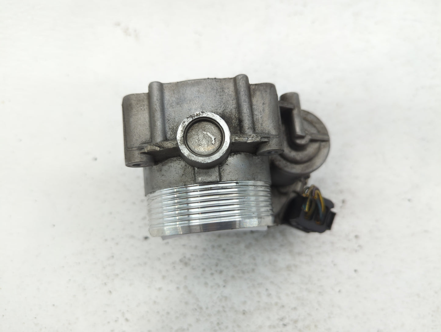 2010-2016 Bmw 550i Throttle Body P/N:1354 7555944-03 1354 7555944-05 Fits OEM Used Auto Parts - Oemusedautoparts1.com