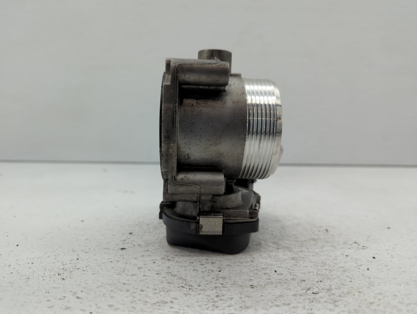 2010-2016 Bmw 550i Throttle Body P/N:1354 7555944-03 1354 7555944-05 Fits OEM Used Auto Parts - Oemusedautoparts1.com