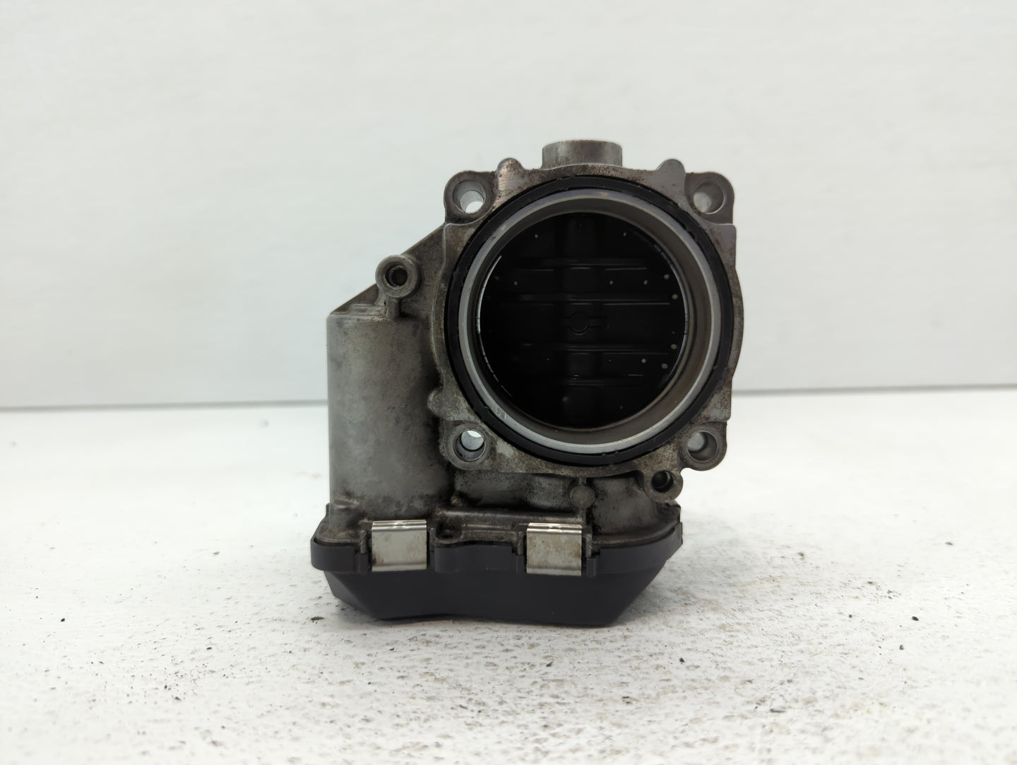 2010-2016 Bmw 550i Throttle Body P/N:1354 7555944-03 1354 7555944-05 Fits OEM Used Auto Parts - Oemusedautoparts1.com