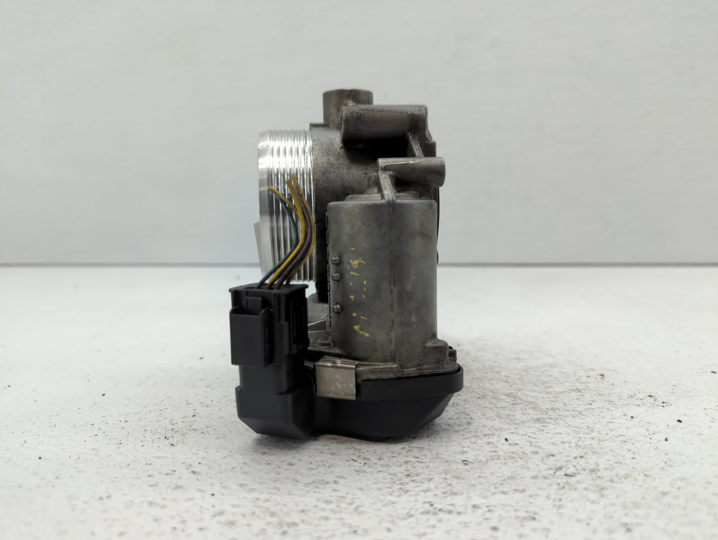 2010-2016 Bmw 550i Throttle Body P/N:1354 7555944-03 1354 7555944-05 Fits OEM Used Auto Parts - Oemusedautoparts1.com