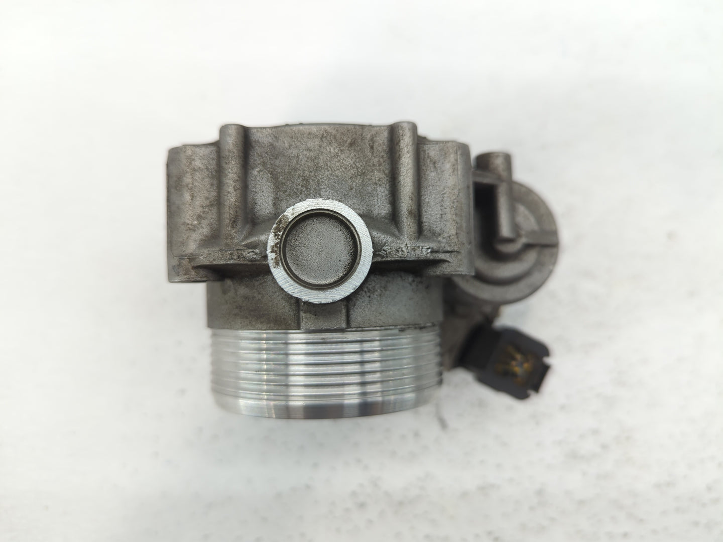 2010-2016 Bmw 550i Throttle Body P/N:1354 7555944-05 1354 7555944-03 Fits OEM Used Auto Parts - Oemusedautoparts1.com