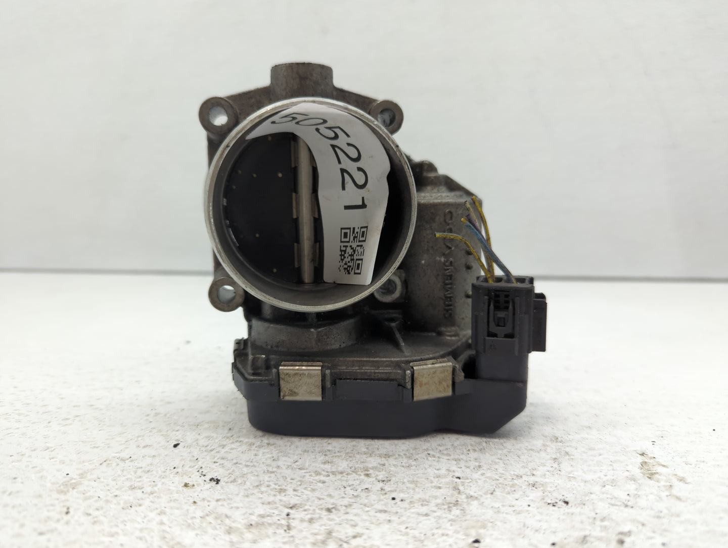2010-2016 Bmw 550i Throttle Body P/N:1354 7555944-03 1354 7555944-05 Fits OEM Used Auto Parts - Oemusedautoparts1.com