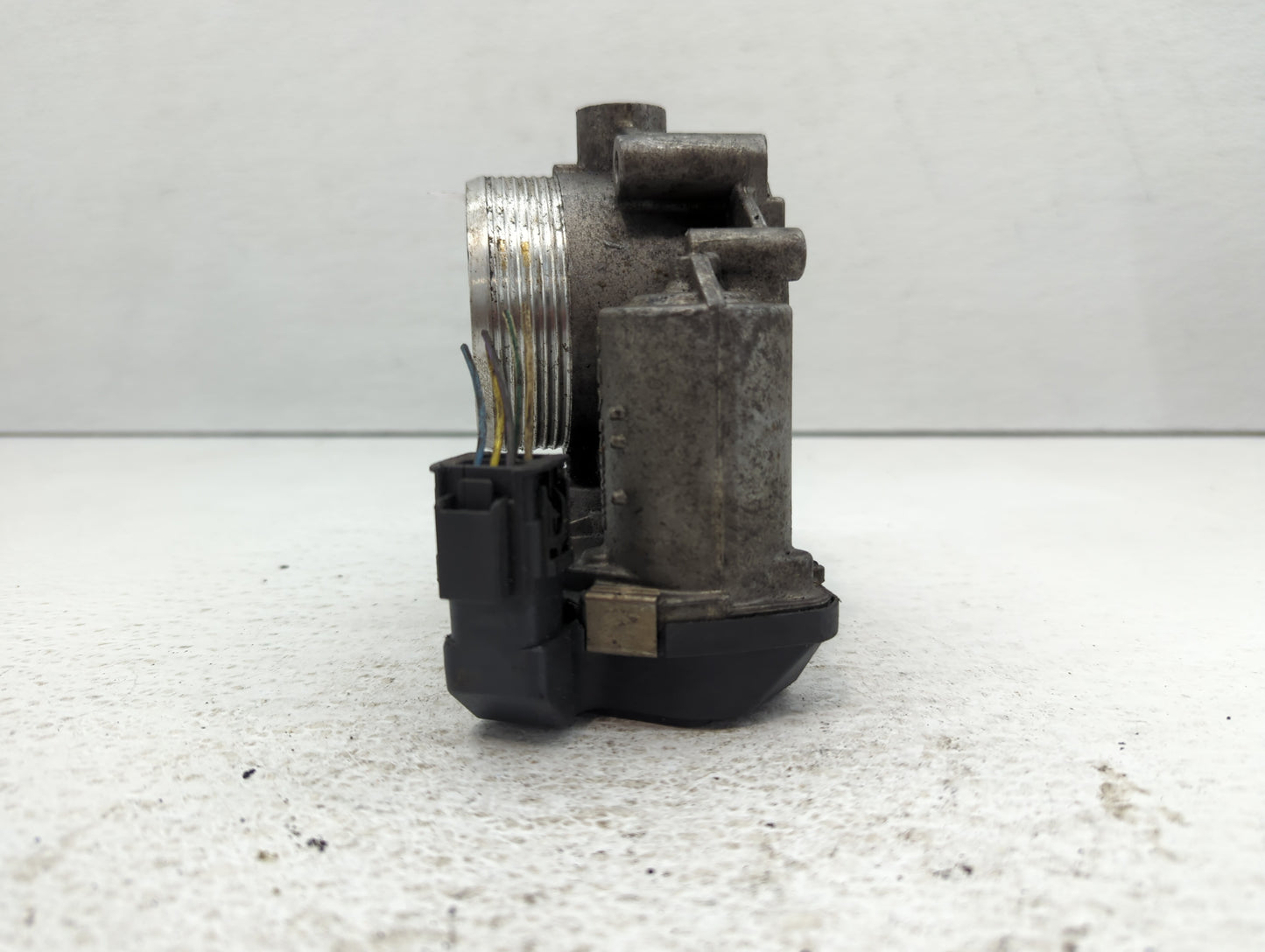 2010-2016 Bmw 550i Throttle Body P/N:1354 7555944-03 1354 7555944-05 Fits OEM Used Auto Parts - Oemusedautoparts1.com