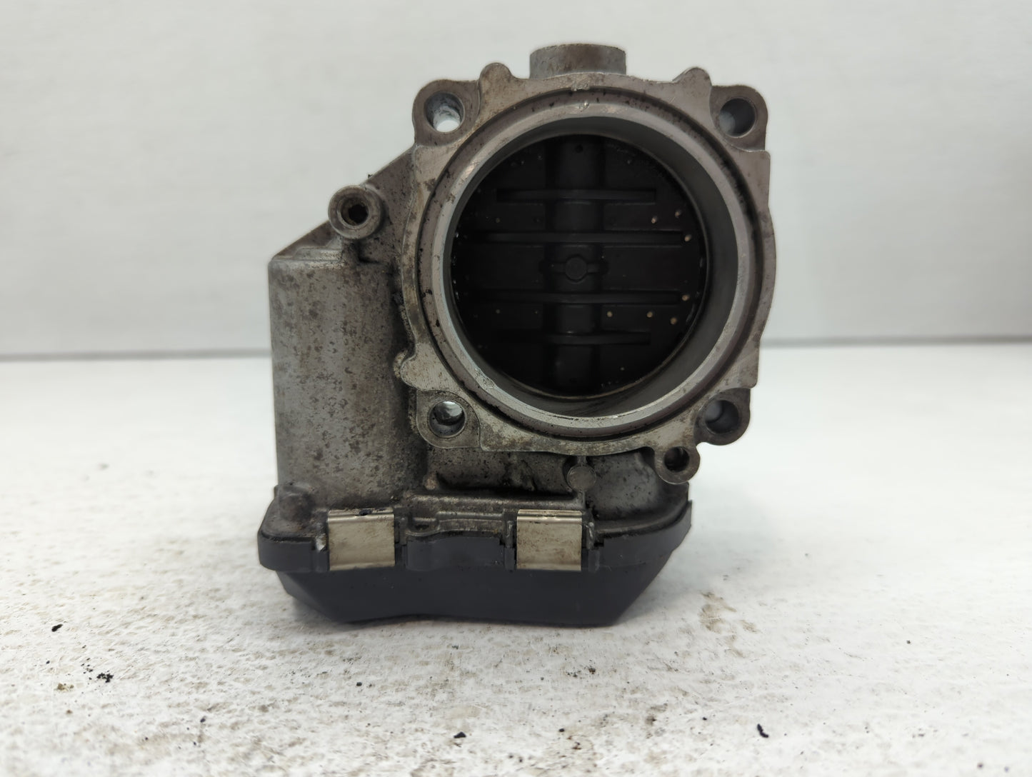 2010-2016 Bmw 550i Throttle Body P/N:1354 7555944-03 1354 7555944-05 Fits OEM Used Auto Parts - Oemusedautoparts1.com