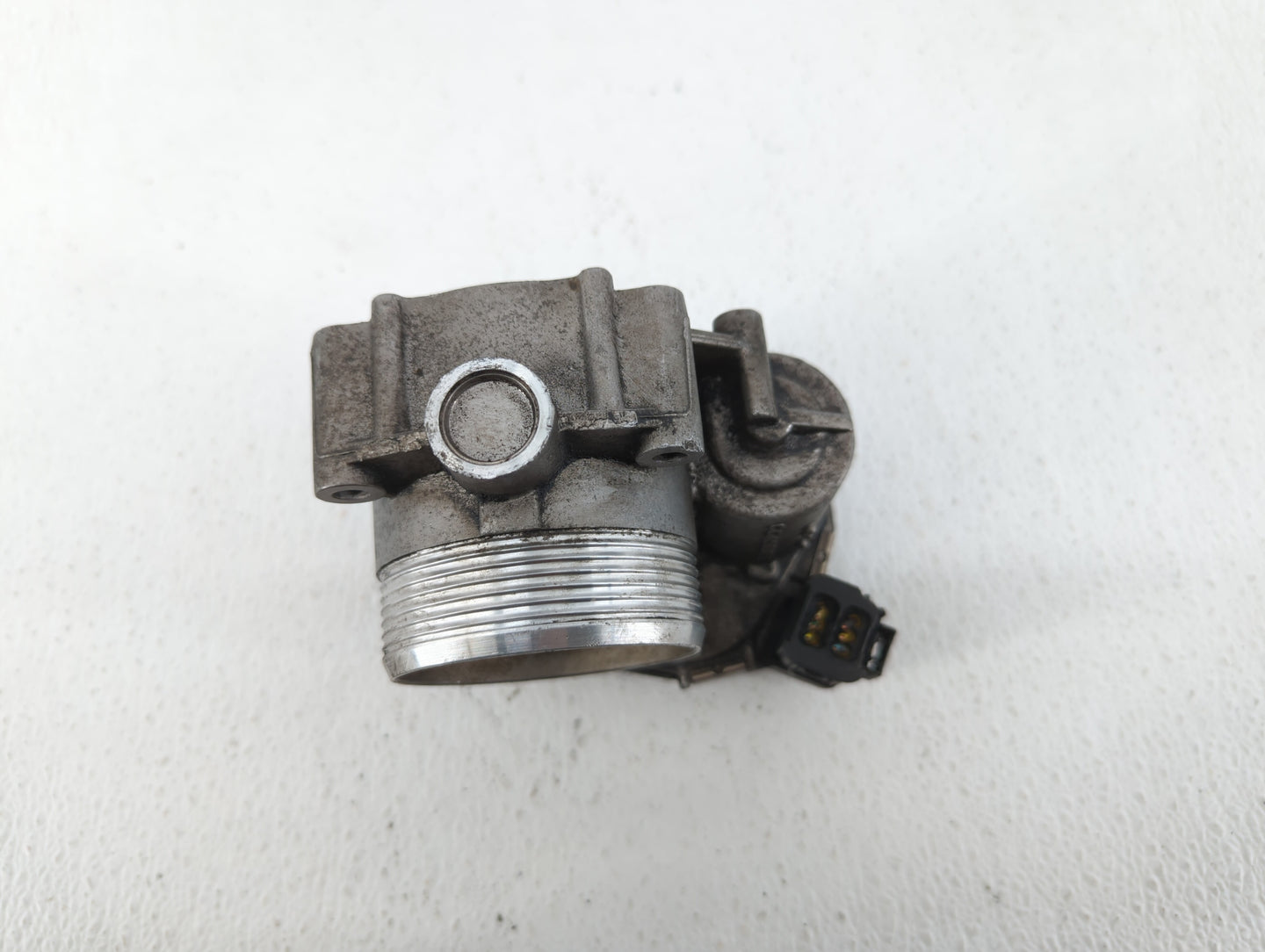 2010-2016 Bmw 550i Throttle Body P/N:1354 7555944-03 1354 7555944-05 Fits OEM Used Auto Parts - Oemusedautoparts1.com