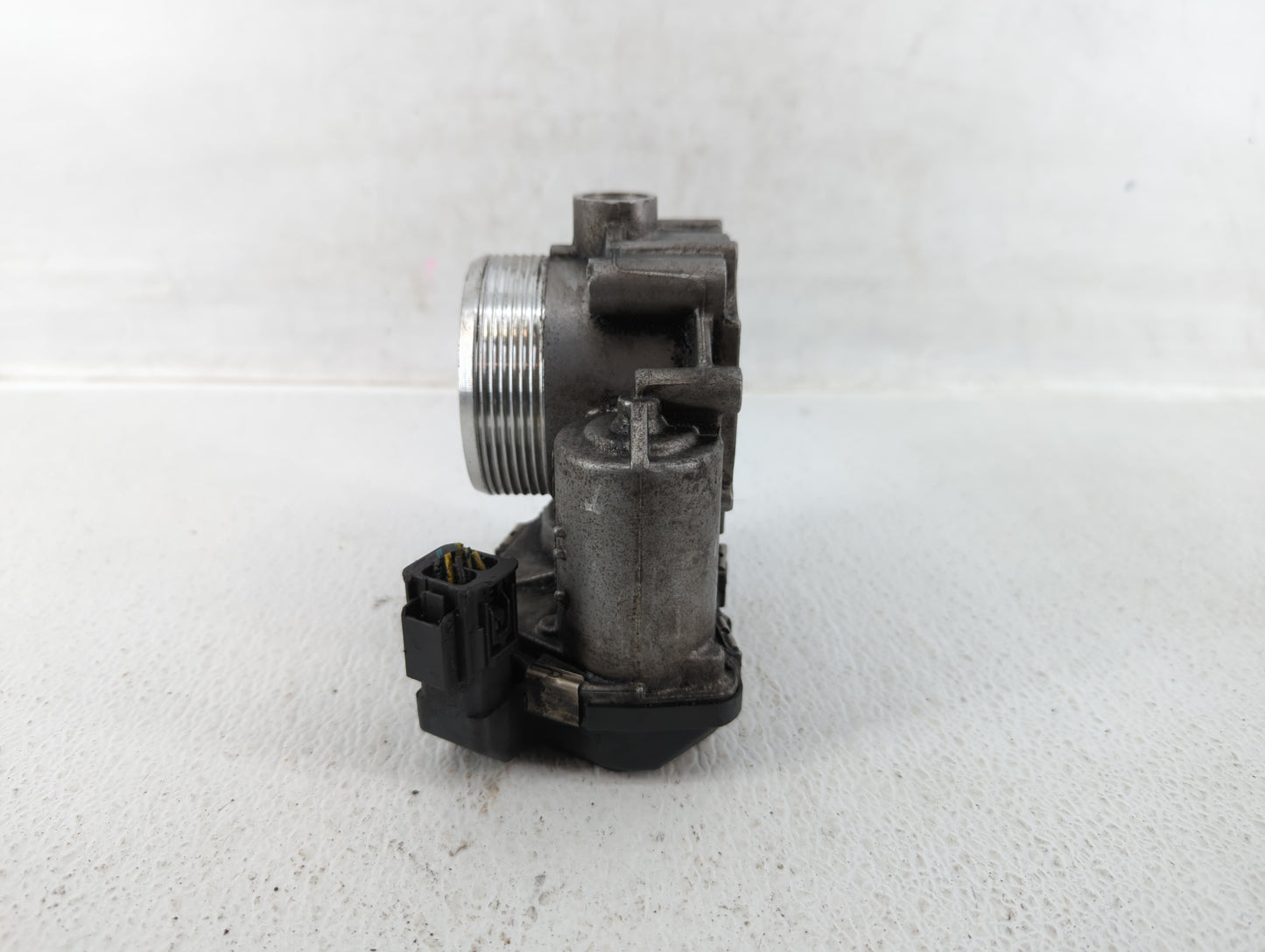 2010-2016 Bmw 550i Throttle Body P/N:1354 7555944-03 1354 7555944-05 Fits OEM Used Auto Parts - Oemusedautoparts1.com
