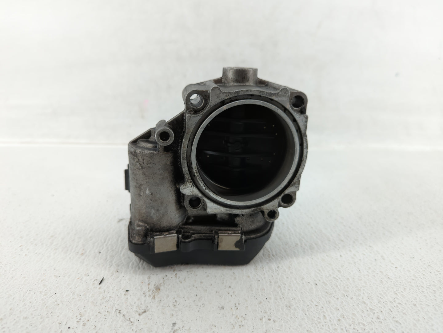 2010-2016 Bmw 550i Throttle Body P/N:1354 7555944-03 1354 7555944-05 Fits OEM Used Auto Parts - Oemusedautoparts1.com