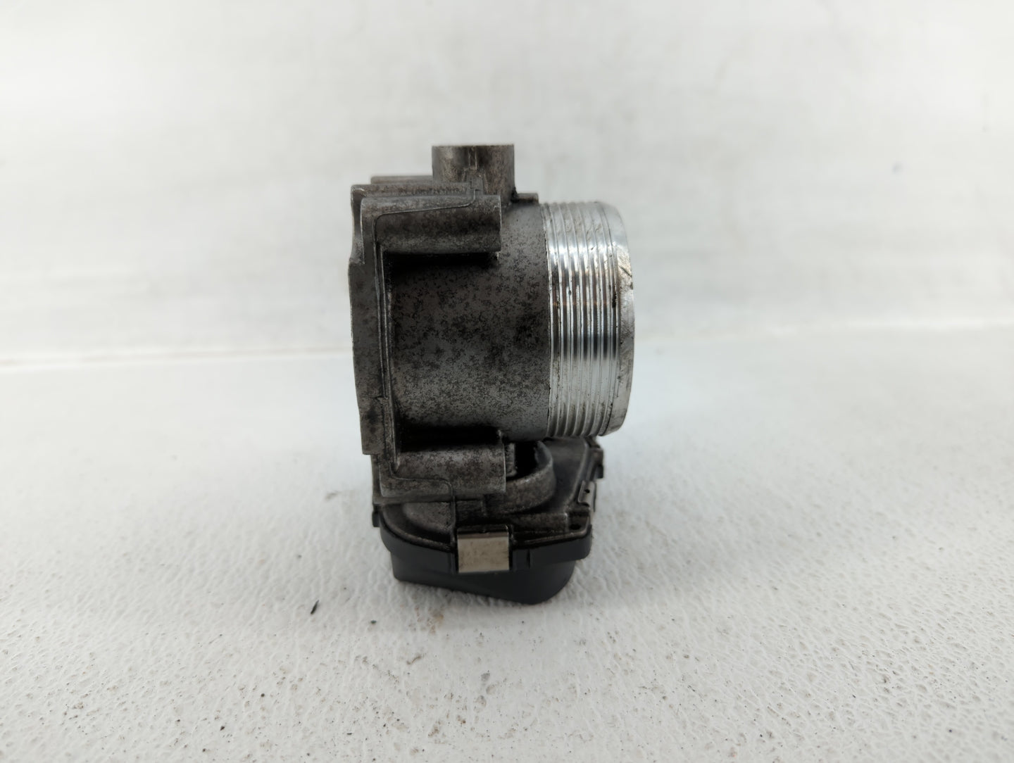 2010-2016 Bmw 550i Throttle Body P/N:1354 7555944-03 1354 7555944-05 Fits OEM Used Auto Parts - Oemusedautoparts1.com