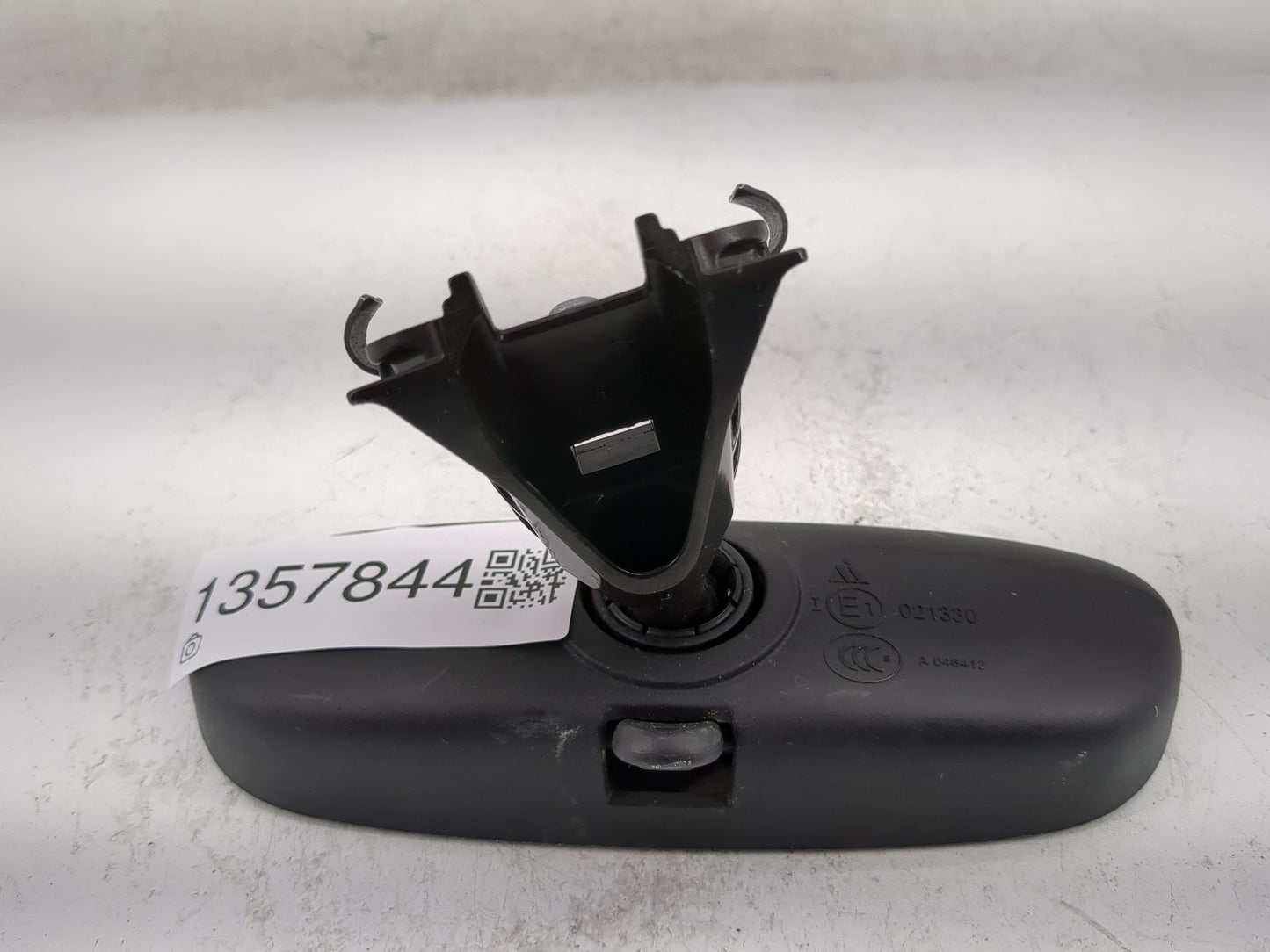 2016-2017 Bmw M2 Interior Rear View Mirror Replacement OEM P/N:9285380 Fits Fits 2014 2015 2016 2017 OEM Used Auto Parts - O