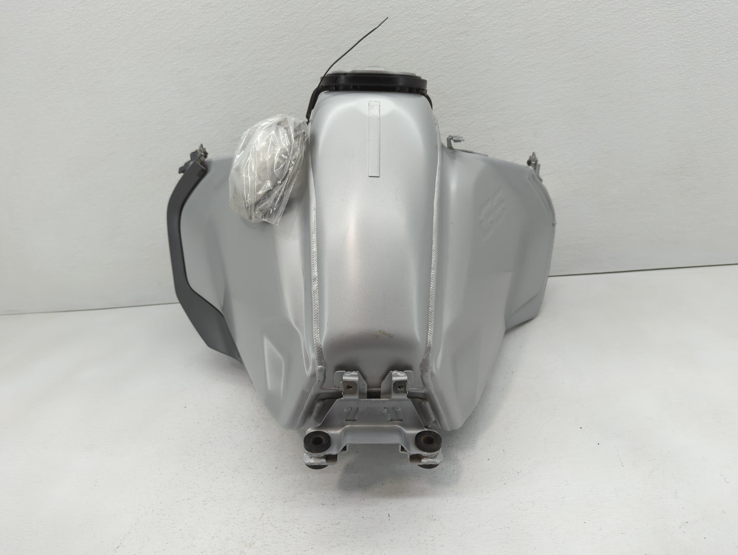 2016 Fob Case Bmw Motorcycle Fuel Gas Petrol Tank - Oemusedautoparts1.com