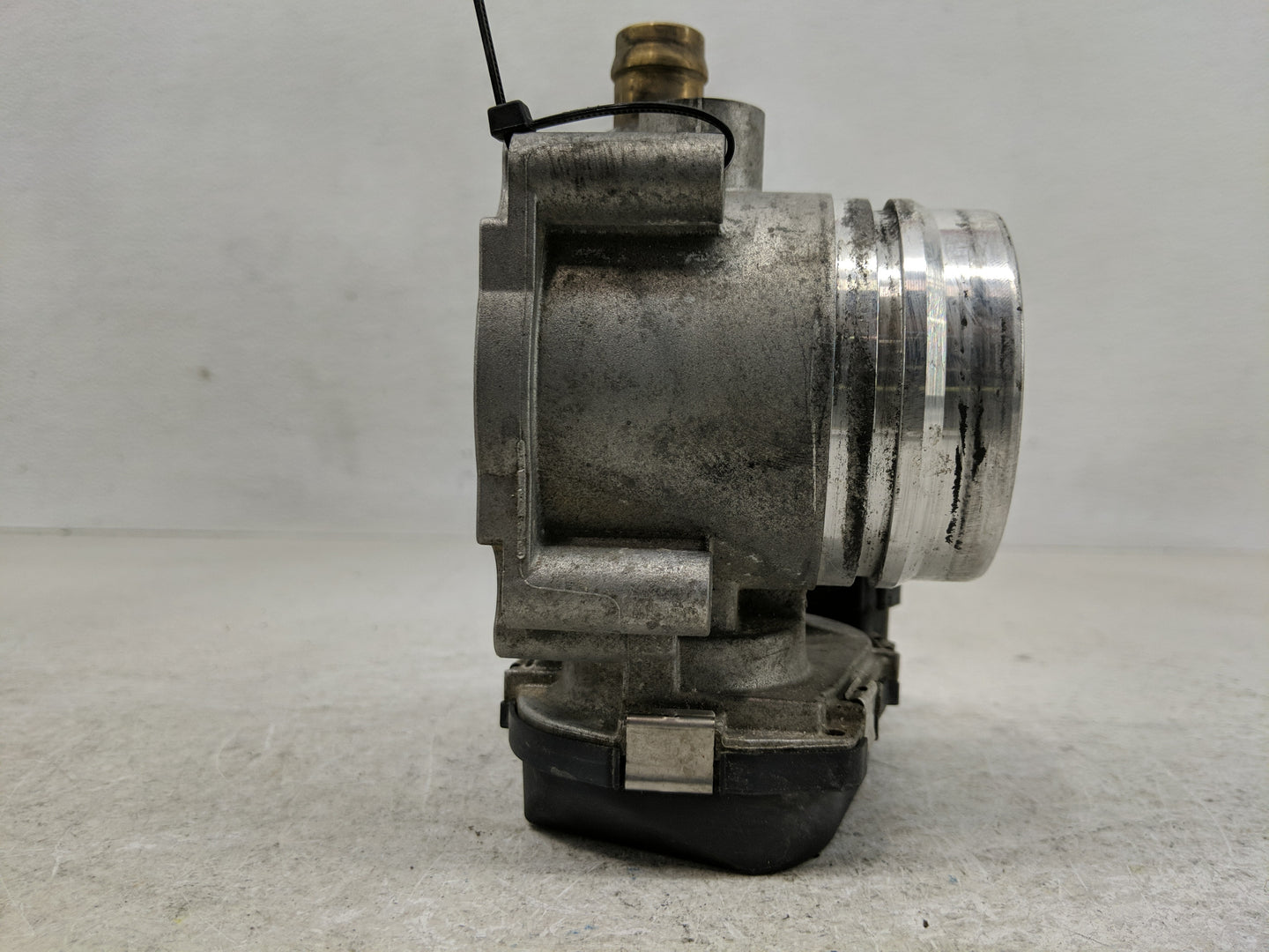 2013-2017 Bmw X3 Throttle Body P/N:1354 7588625-04 Fits Fits 2012 2013 2014 2015 2016 2017 2018 OEM Used Auto Parts - Oemuse