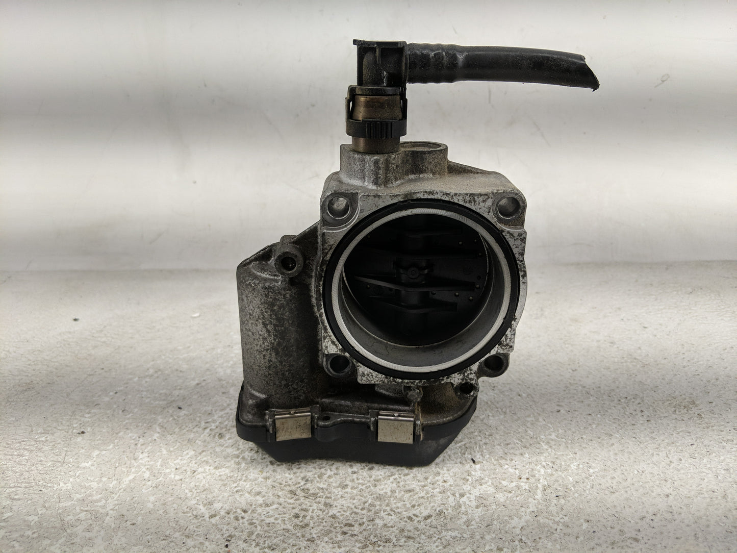 2013-2017 Bmw X3 Throttle Body P/N:36387 17647 36387 17648, 1354 7588625-04 Fits Fits 2012 2013 2014 2015 2016 2017 2018 OEM