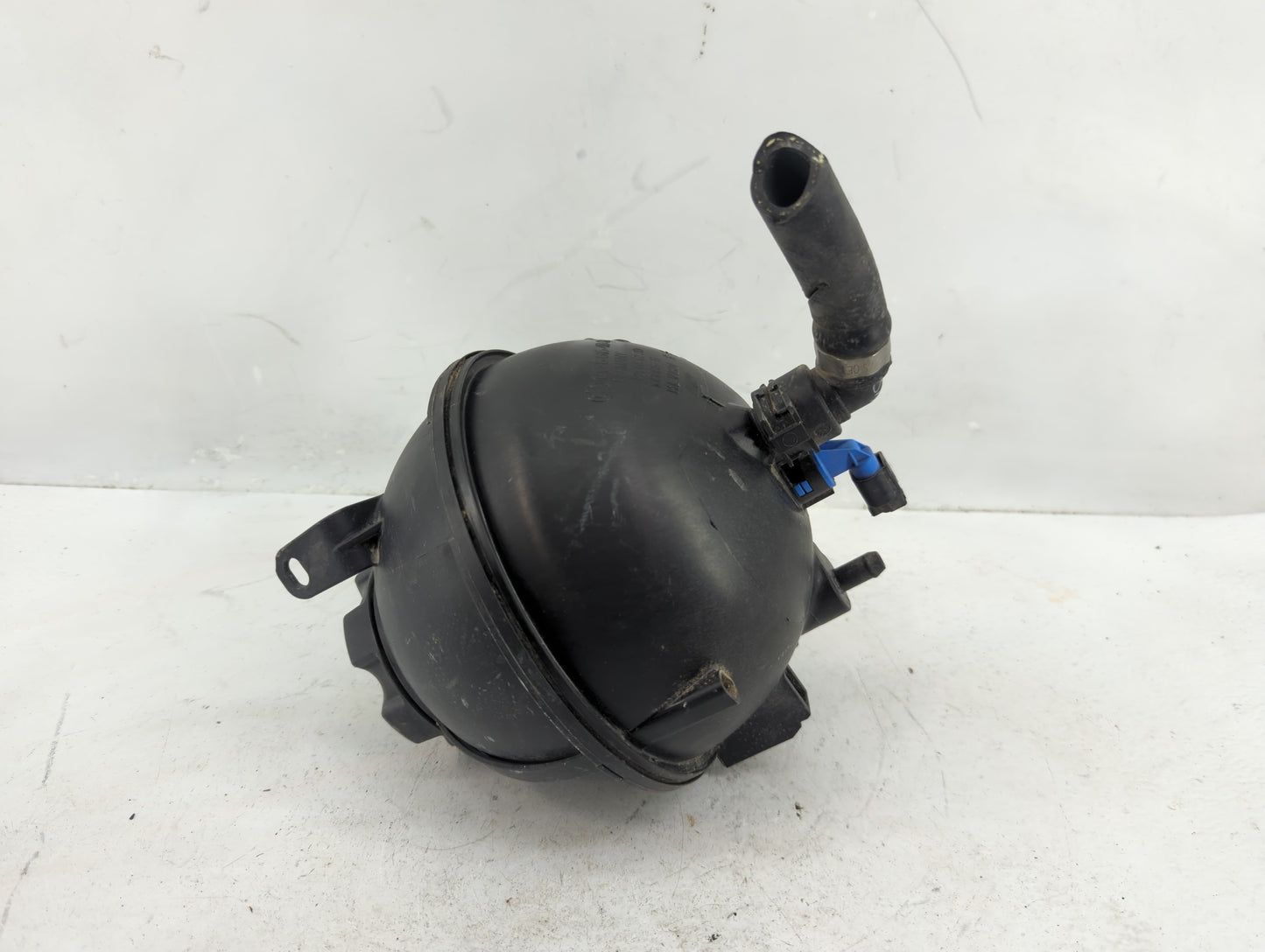 2014-2017 Bmw X3 Radiator Coolant Overflow Expansion Tank Bottle - Oemusedautoparts1.com