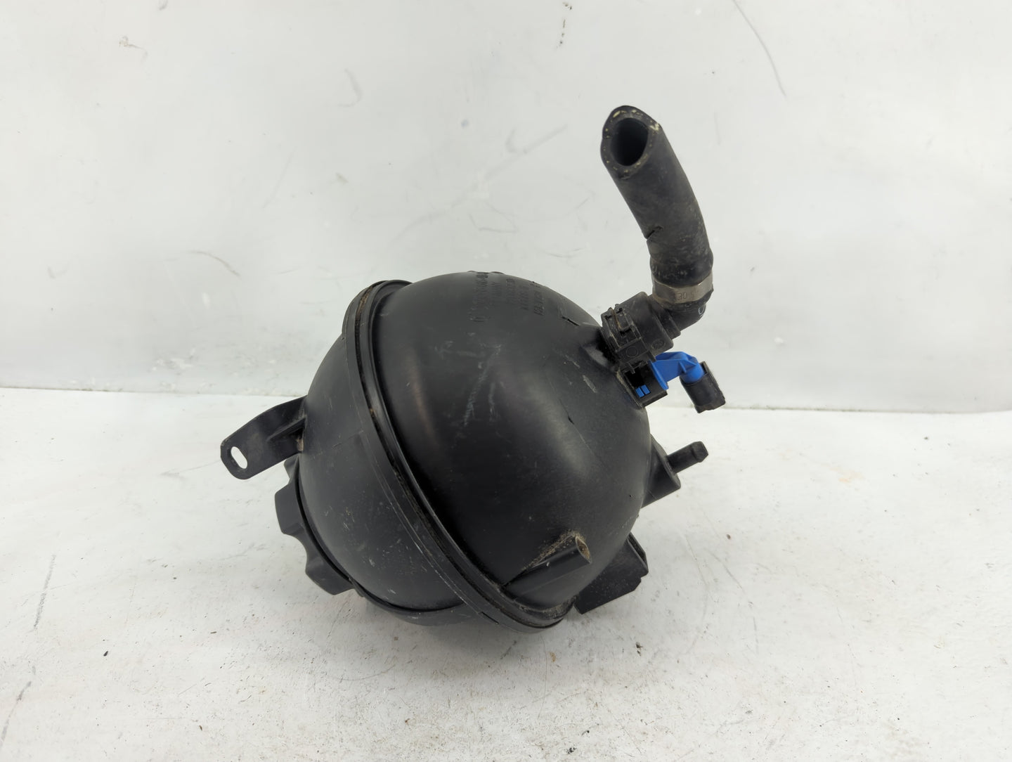 2014-2017 Bmw X3 Radiator Coolant Overflow Expansion Tank Bottle - Oemusedautoparts1.com