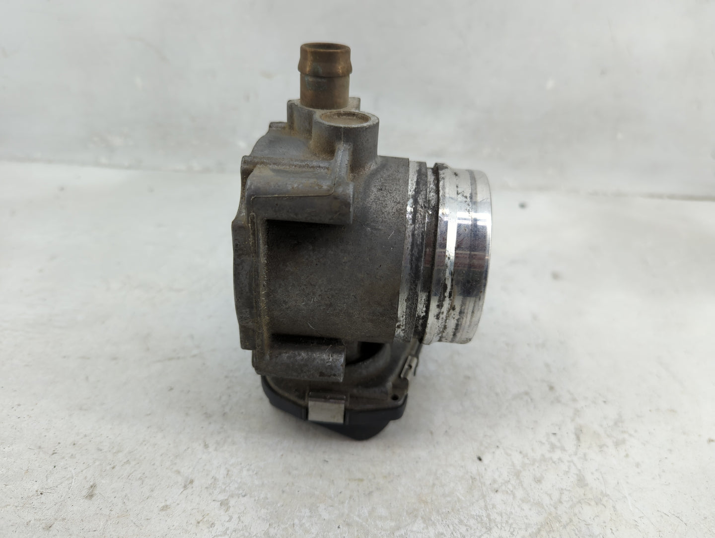 2013-2017 Bmw X3 Throttle Body P/N:7588625-04 A2C83786800 Fits Fits 2012 2013 2014 2015 2016 2017 2018 OEM Used Auto Parts -