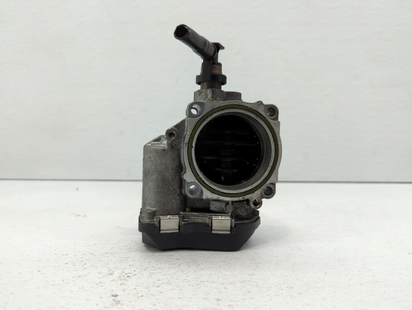 2013-2017 Bmw X3 Throttle Body P/N:1354 7588625-04 1354 7588625-03 Fits Fits 2012 2013 2014 2015 2016 2017 2018 OEM Used Aut