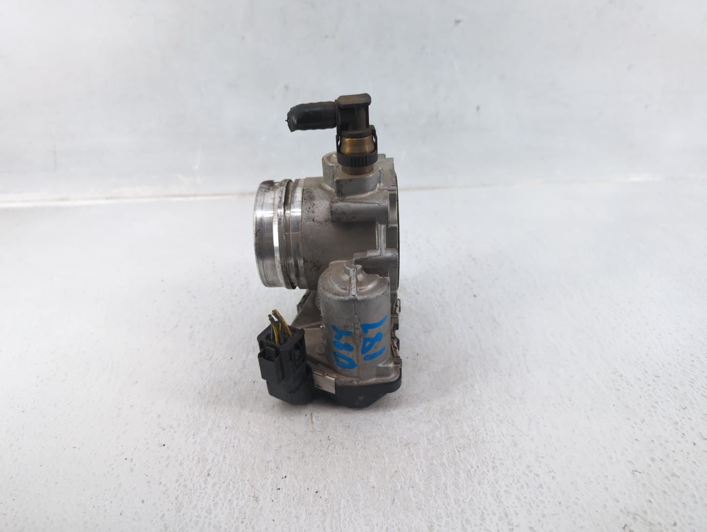 2013-2017 Bmw X3 Throttle Body P/N:32262 07393 A2C83786800 Fits Fits 2012 2013 2014 2015 2016 2017 2018 OEM Used Auto Parts 