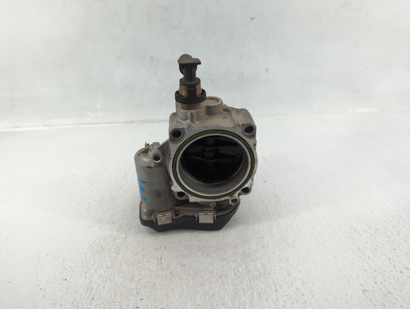 2013-2017 Bmw X3 Throttle Body P/N:32262 07393 A2C83786800 Fits Fits 2012 2013 2014 2015 2016 2017 2018 OEM Used Auto Parts 