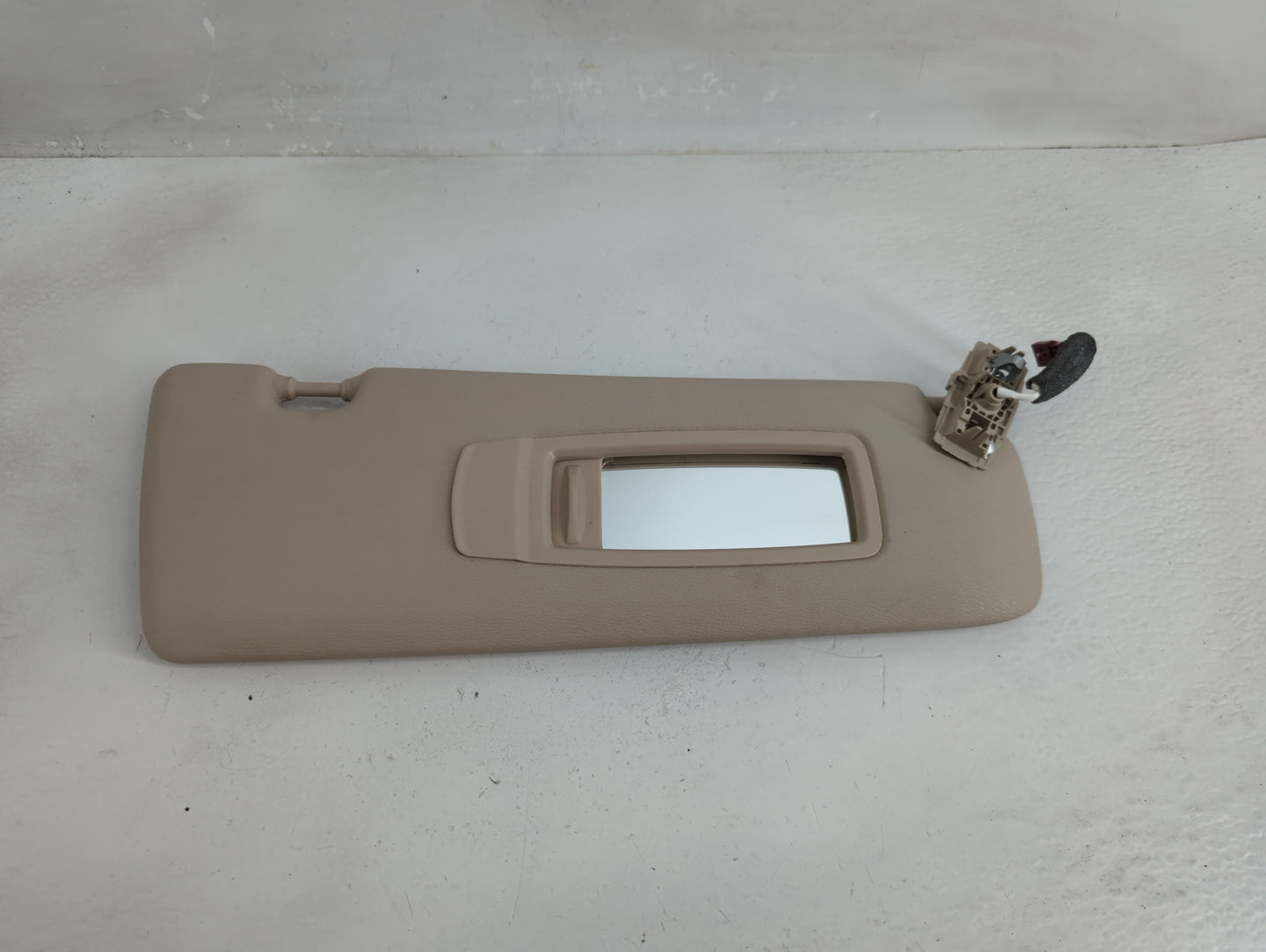 2014-2018 Bmw X5 Sun Visor Shade Replacement Passenger Right Mirror Fits Fits 2014 2015 2016 2017 2018 OEM Used Auto Parts -