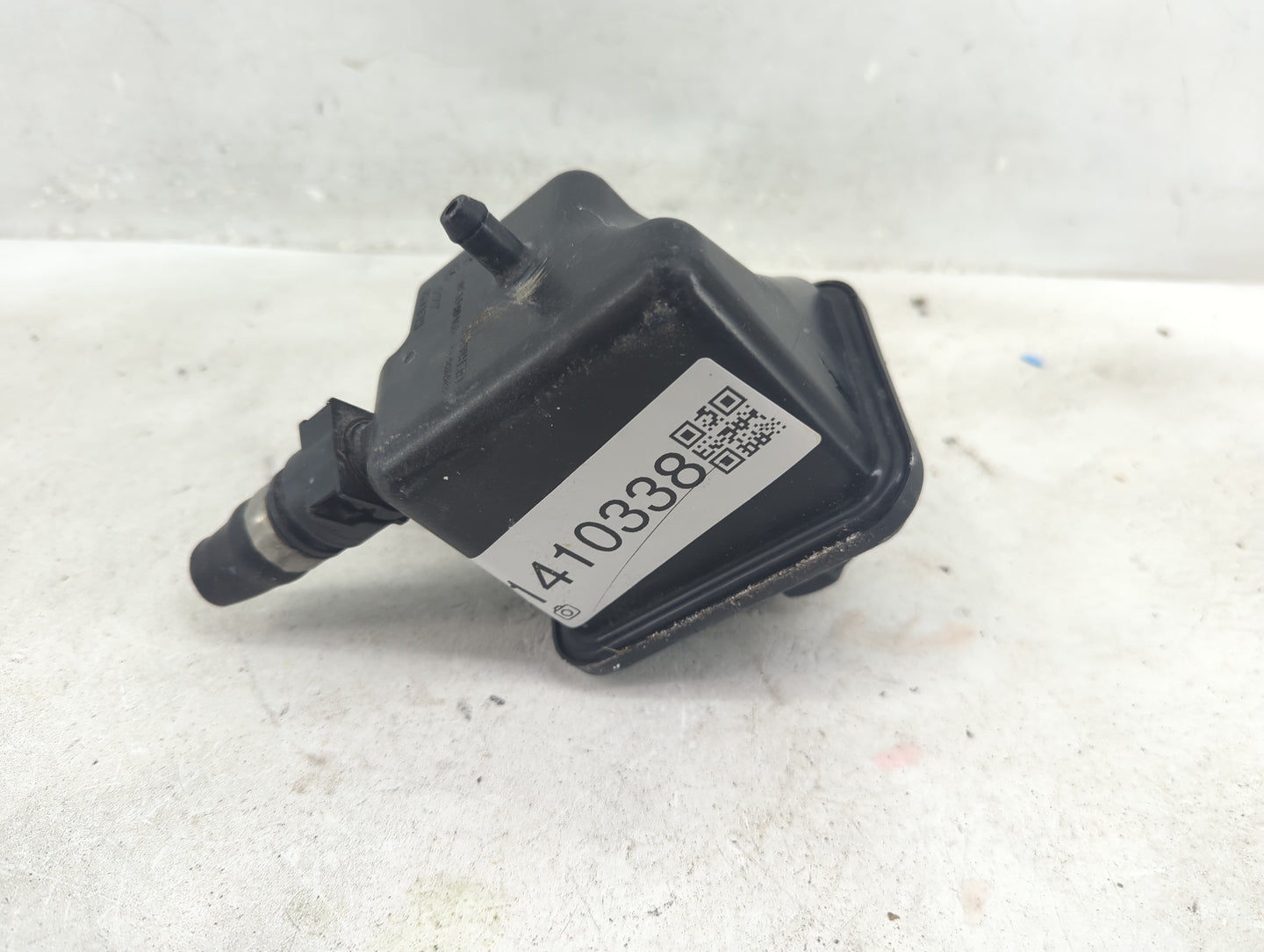 2015-2018 Bmw X5 Radiator Coolant Overflow Expansion Tank Bottle - Oemusedautoparts1.com