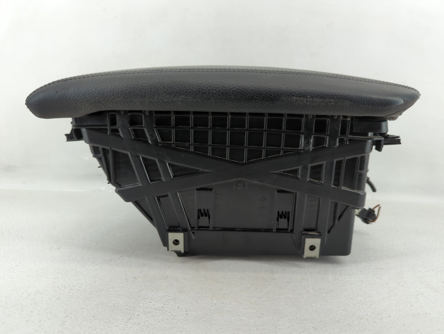 2016 Bmw X5 Center Console Armrest Cover Lid Black - Oemusedautoparts1.com