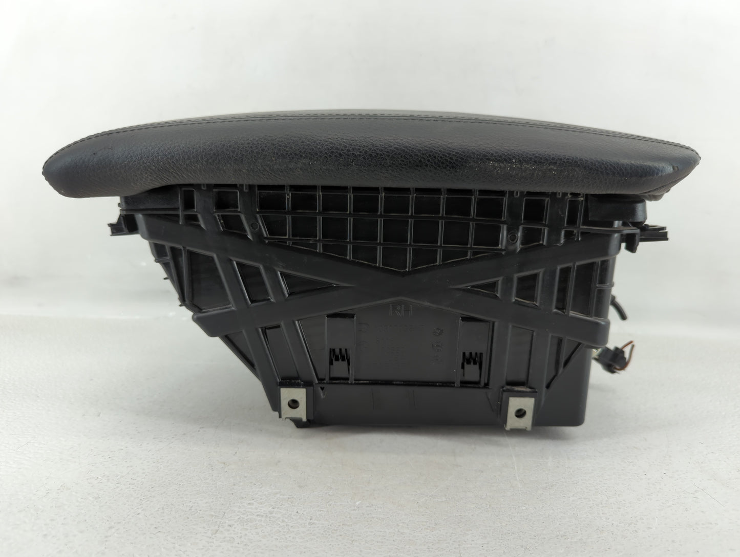 2016 Bmw X5 Center Console Armrest Cover Lid Black - Oemusedautoparts1.com