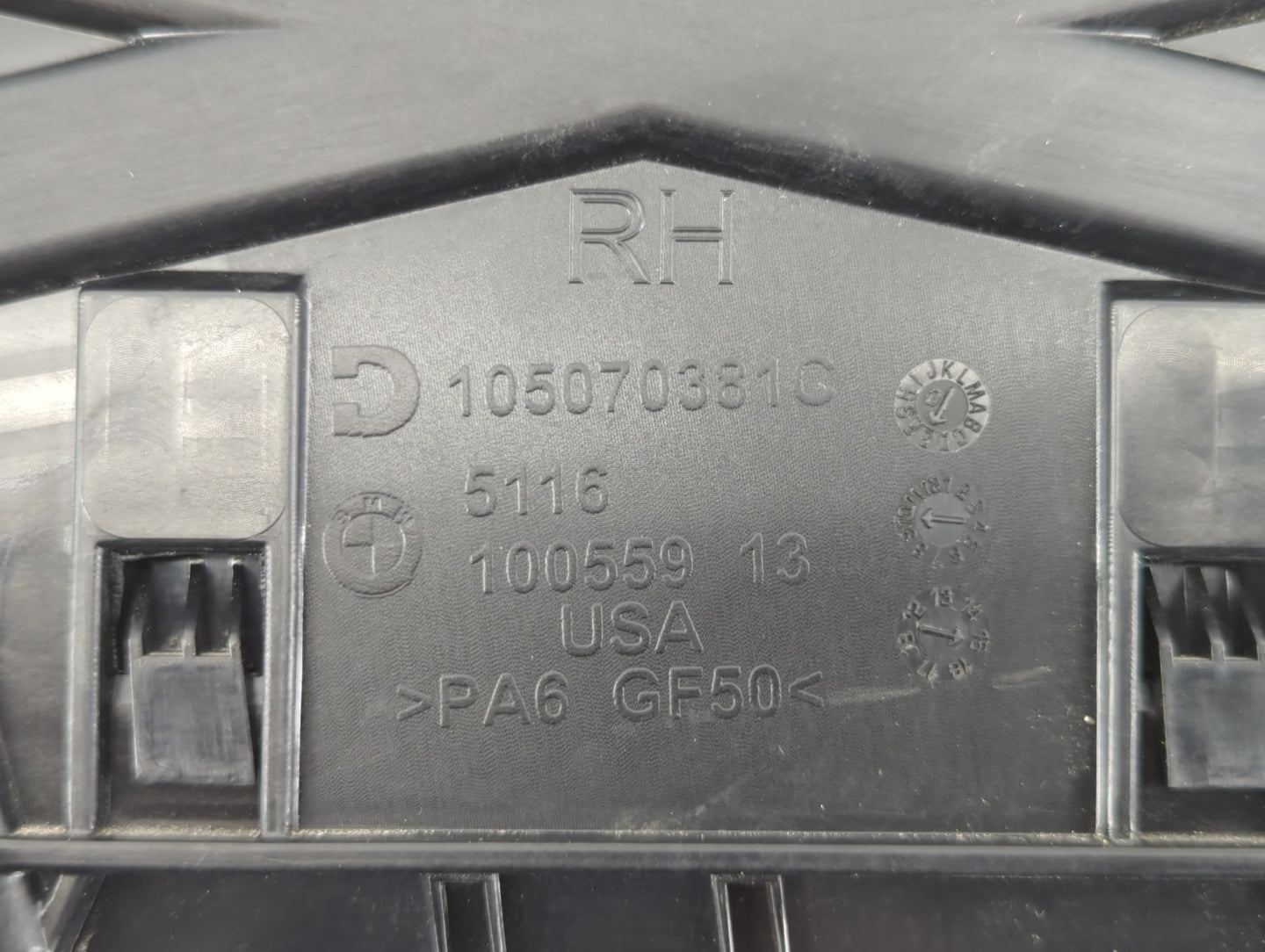 2016 Bmw X5 Center Console Armrest Cover Lid Black - Oemusedautoparts1.com