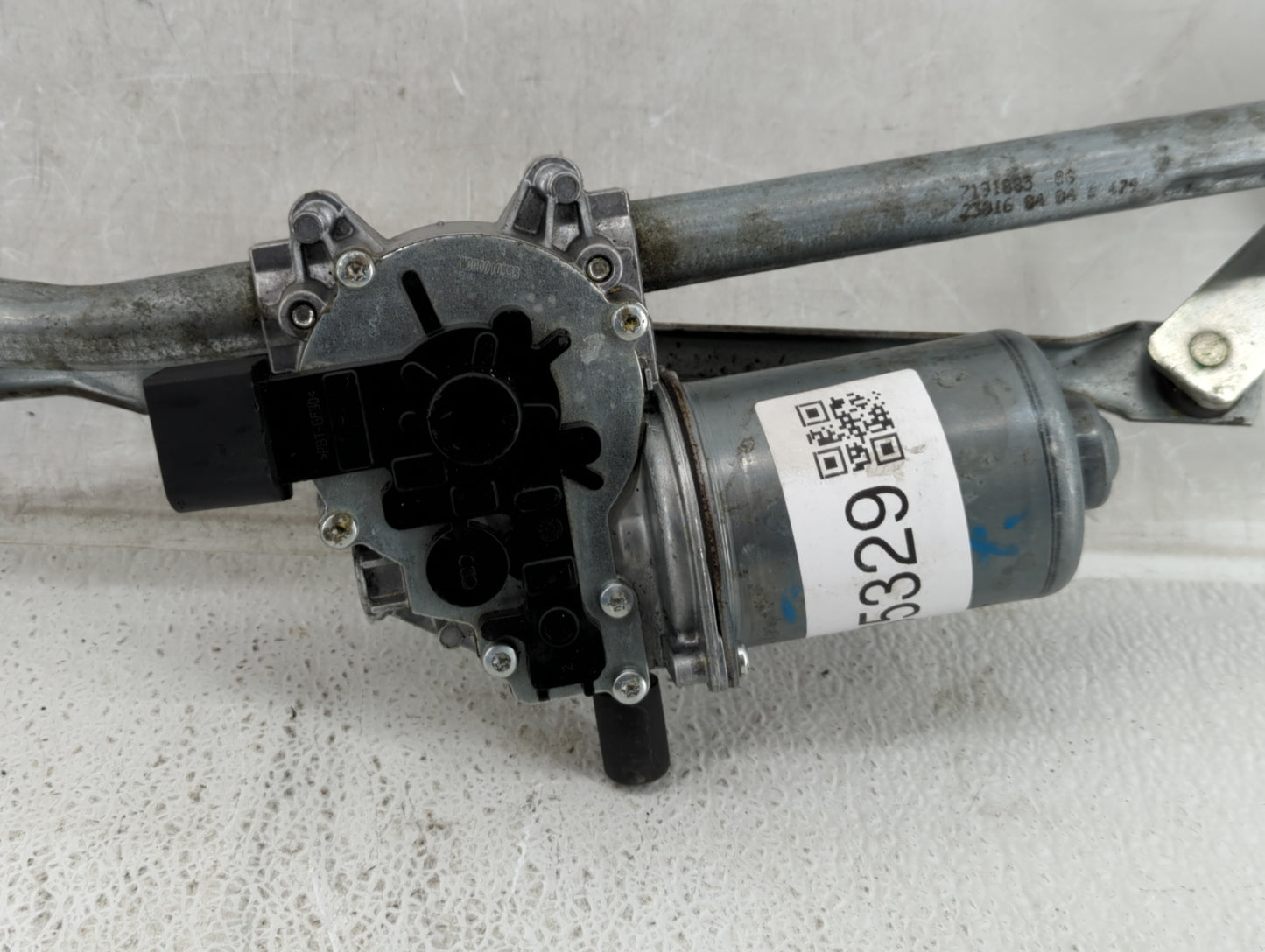 2016 Bmw Z4 Front Windshield Wiper Motor P/N:W09861 Fits OEM Used Auto Parts - Oemusedautoparts1.com