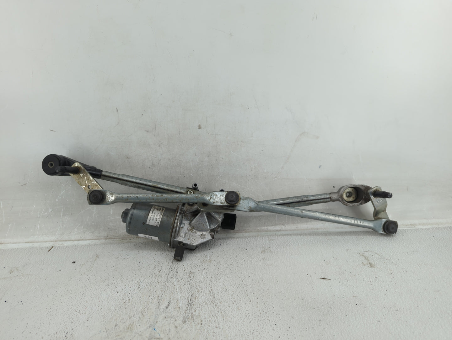 2016 Bmw Z4 Front Windshield Wiper Motor P/N:W09861 Fits OEM Used Auto Parts - Oemusedautoparts1.com